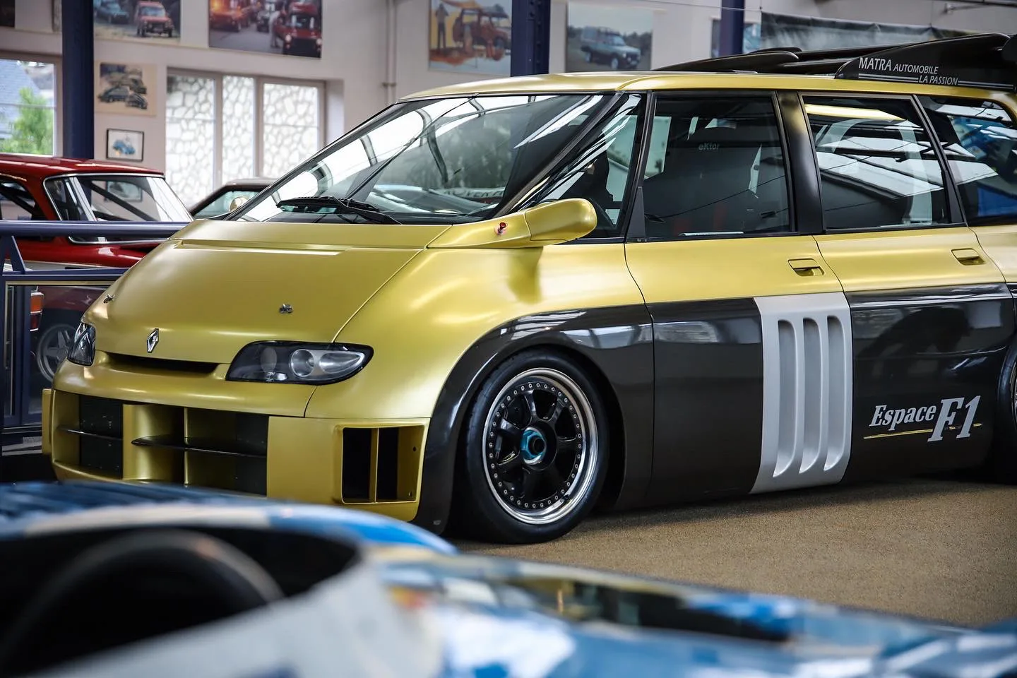 Supercar sur circuit